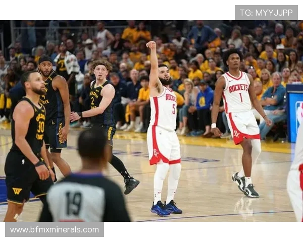 弗雷德范弗利特的篮球之路与职业生涯的辉煌成就分析 弗雷德范弗利特的篮球之路与职业生涯的辉煌成就分析