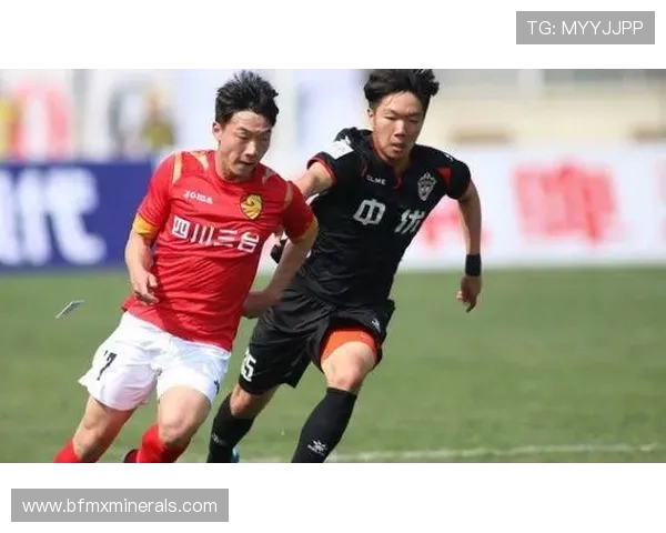 梅州客家迎战大连超越争夺联赛关键三分的激烈对决 梅州客家迎战大连超越争夺联赛关键三分的激烈对决