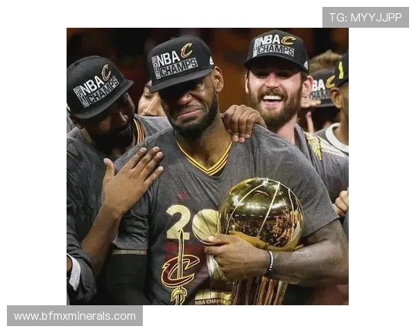 詹姆斯:篮球巨星的辉煌历程与传奇人生探秘 詹姆斯:篮球巨星的辉煌历程与传奇人生探秘